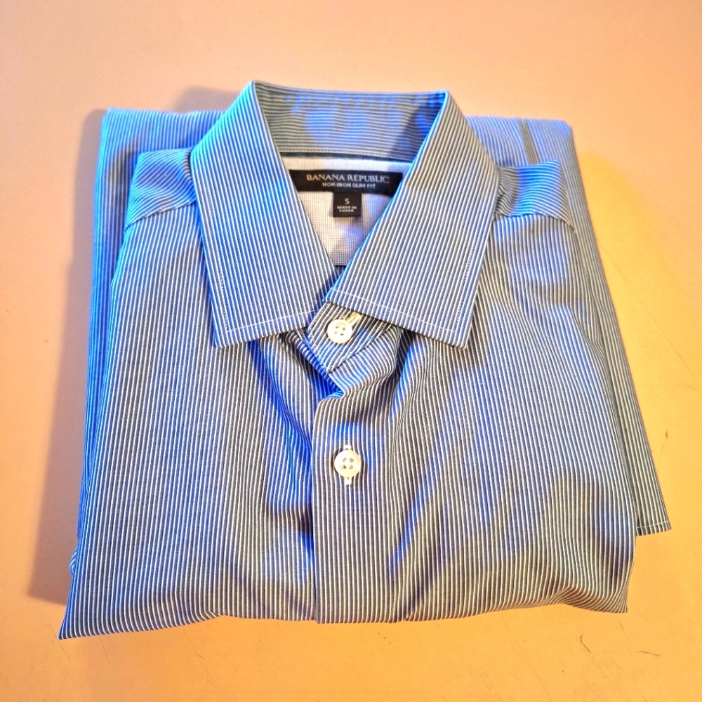 Banana Republic Non-Iron Slim Fit, Small, S/288593-00, NWOT